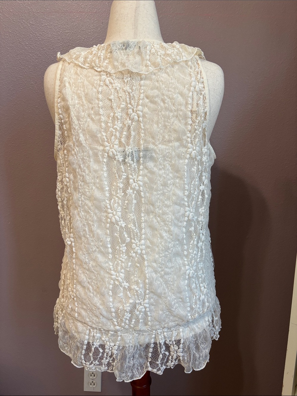 Apt. 9 Cream Lace Ruffle Shell Top - Picture 4 of 11